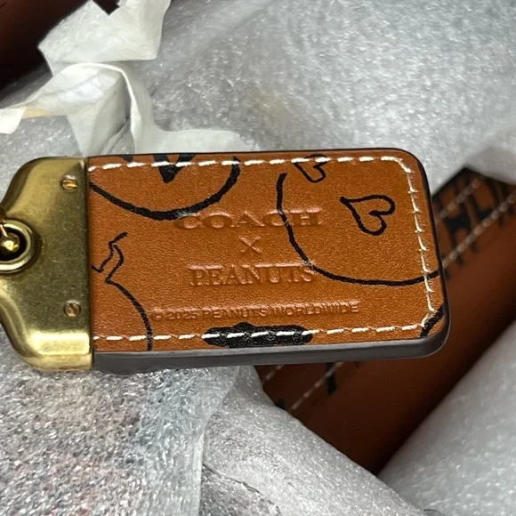 Coach X Peanuts Rogue Bag With Newspaper Print - Picture 14 of 16